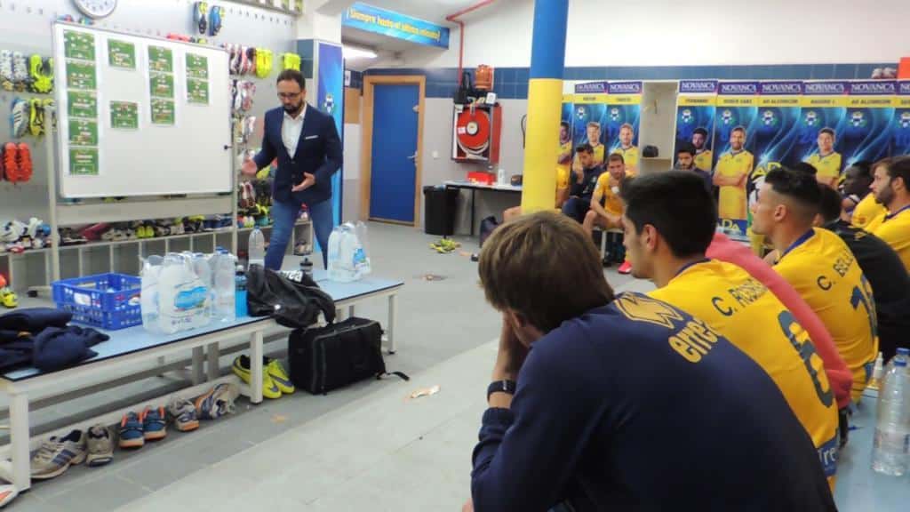 You are currently viewing THE IMPORTANCE OF THE COACH’S TEAM TALK