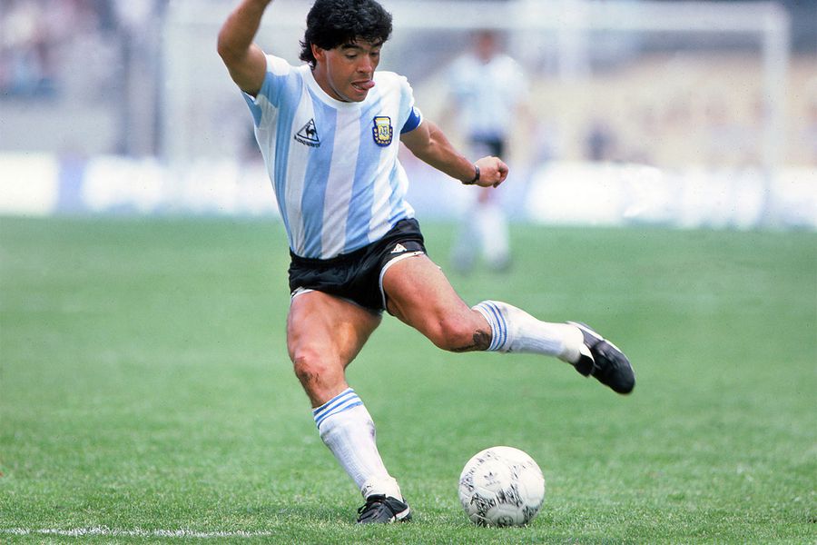 maradona1 ETERNAL DIEGO: A 10-PHOTO TRIBUTE TO THE BEST '10' OF ALL TIME MBP School of coaches