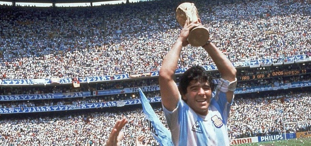 maradona2 ETERNAL DIEGO: A 10-PHOTO TRIBUTE TO THE BEST '10' OF ALL TIME MBP School of coaches