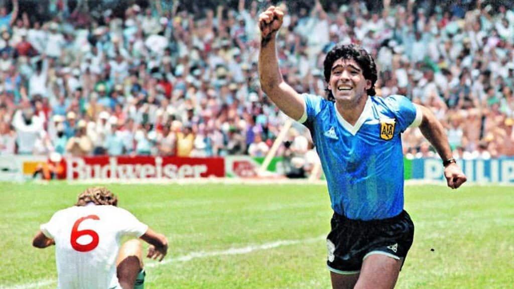maradona3 ETERNAL DIEGO: A 10-PHOTO TRIBUTE TO THE BEST '10' OF ALL TIME MBP School of coaches