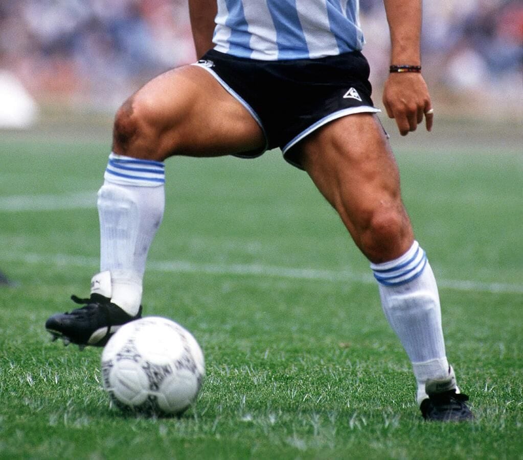 maradona5 ETERNAL DIEGO: A 10-PHOTO TRIBUTE TO THE BEST '10' OF ALL TIME MBP School of coaches