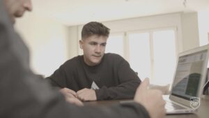 Lire la suite à propos de l’article L’importance de l’analyste tactique individuel dans le football moderne
