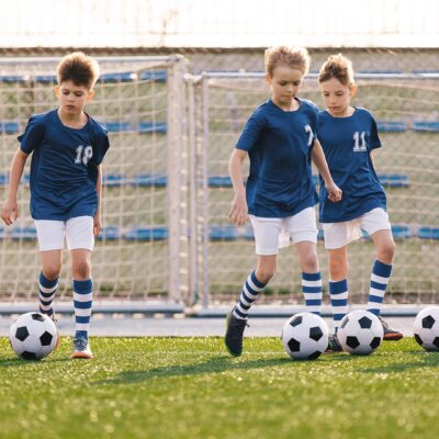 Por quais períodos esportivos o jogador de futebol passa?