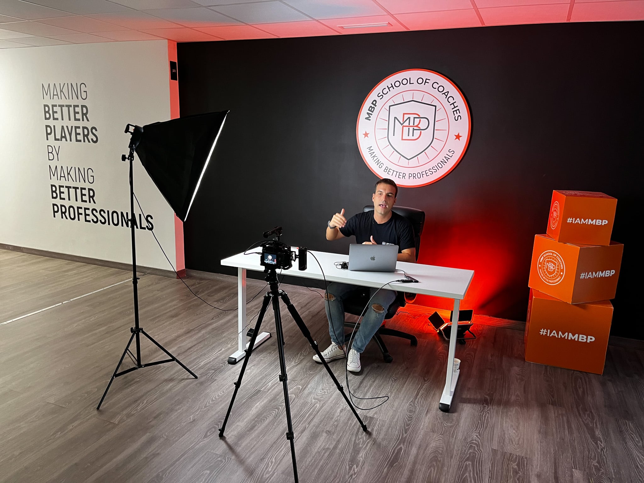 En este momento estás viendo MBP School lanza el concepto «Lunch and Learn» para entrenadores de EEUU