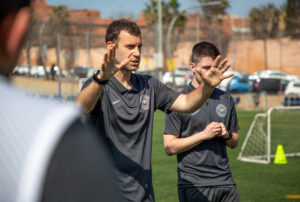 Read more about the article What 8 informational aspects must a coach know?