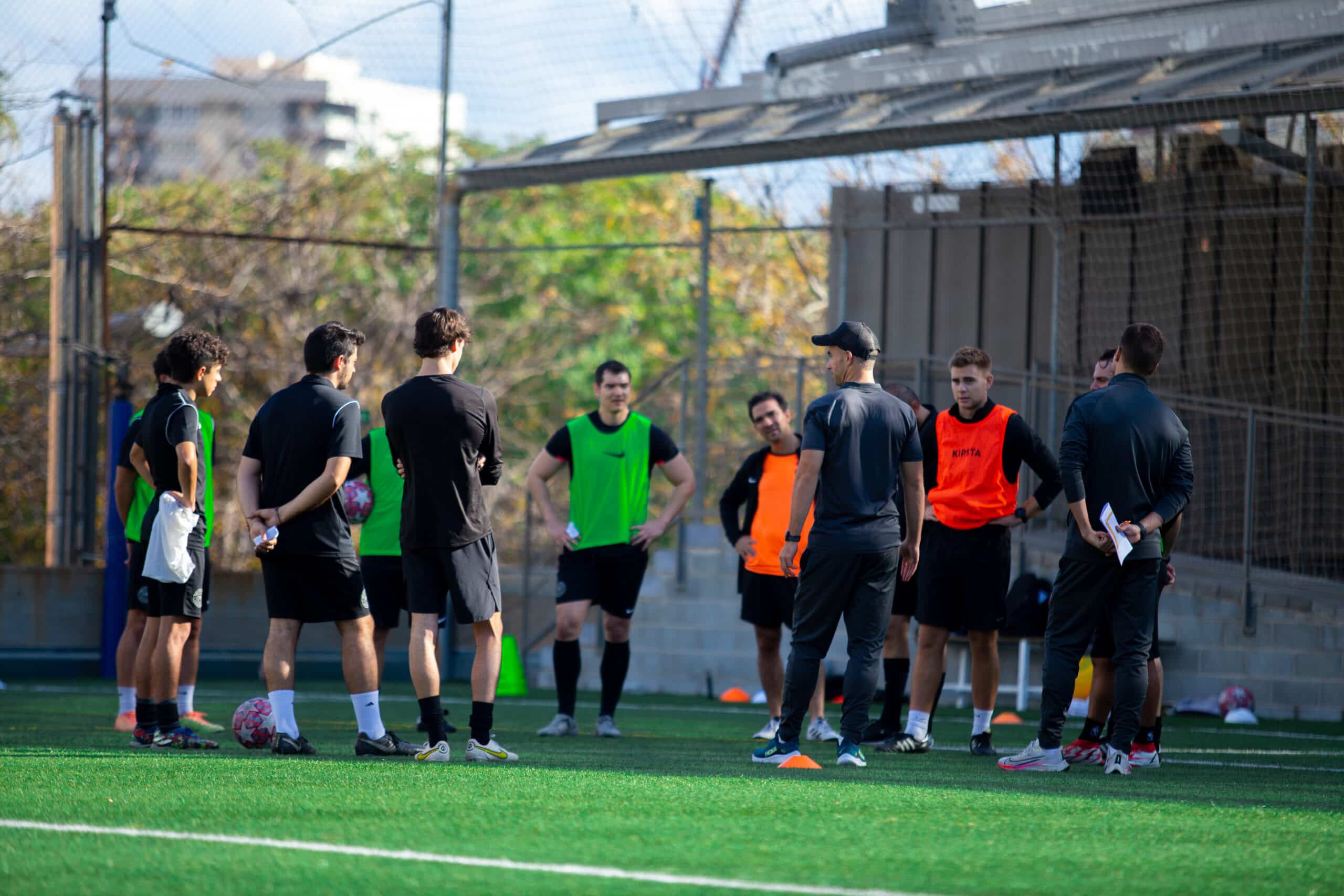You are currently viewing The 10 key points to communication between coaches and their players
