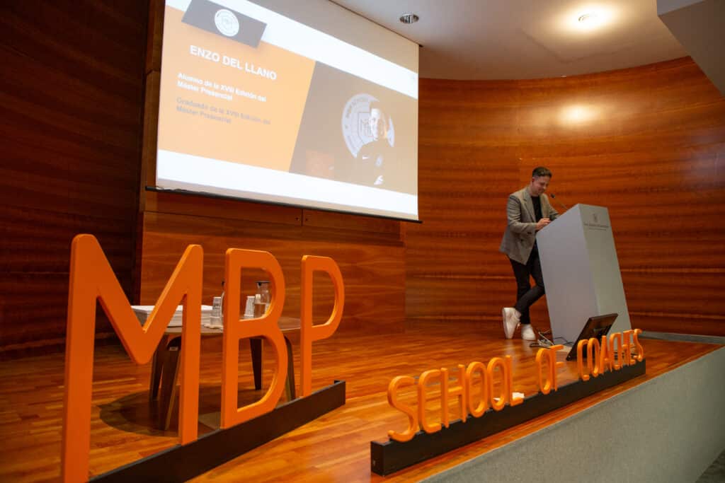 Entrenadores,MBP School,Graduación