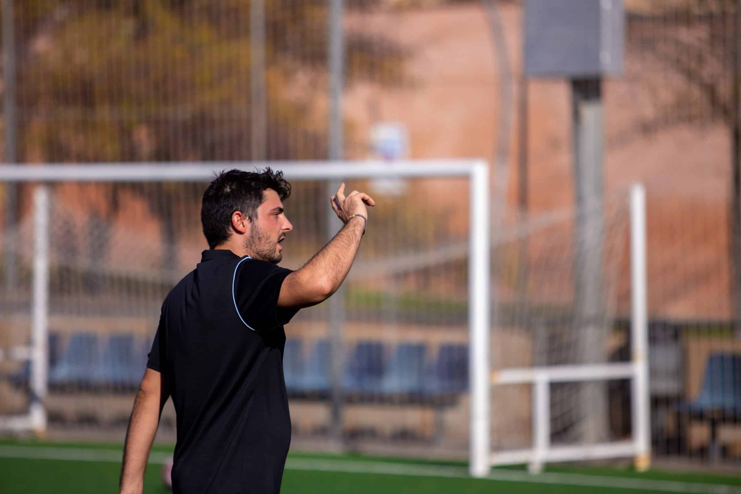 You are currently viewing The Coach’s Teaching Styles in Youth Football