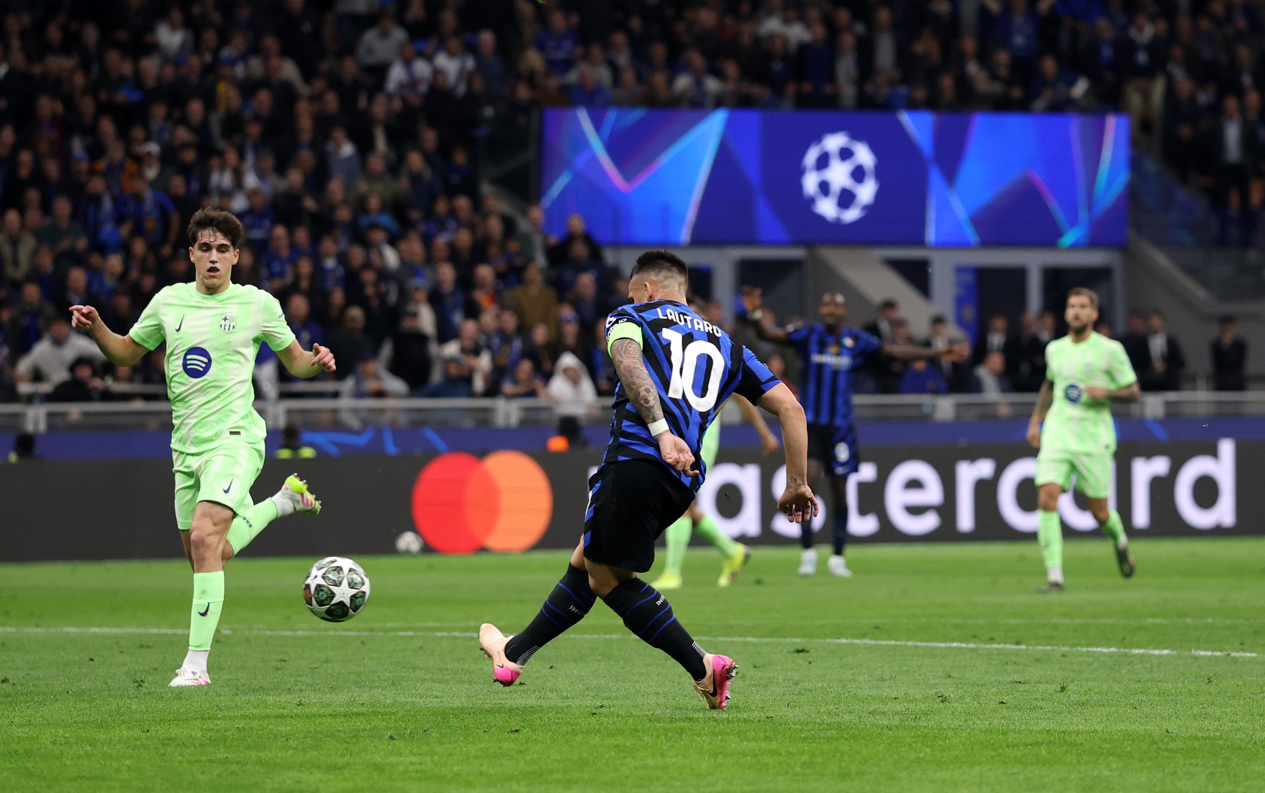 En este momento estás viendo 3 fundamentos clave que debe dominar un buen delantero fijador 